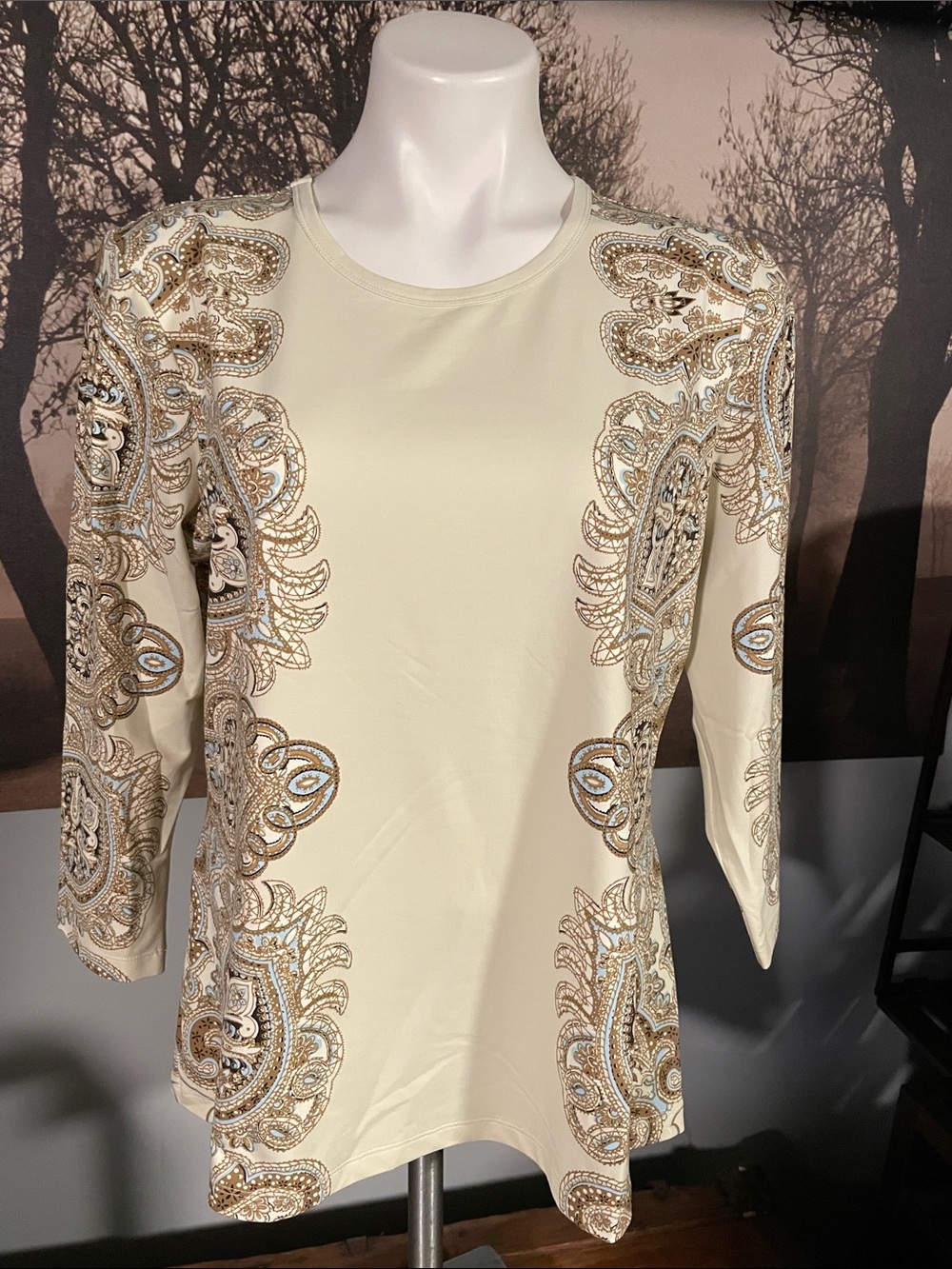 J. McLaughlin Cream Top with Gold Paisley Embellishment - XL
